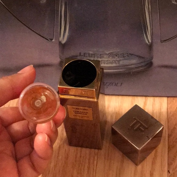 RARE🤍TOM FORD Travel Case w/Tobacco Vanille Vanilla 🤤 Deliciousness REFILLABLE - Picture 5 of 8